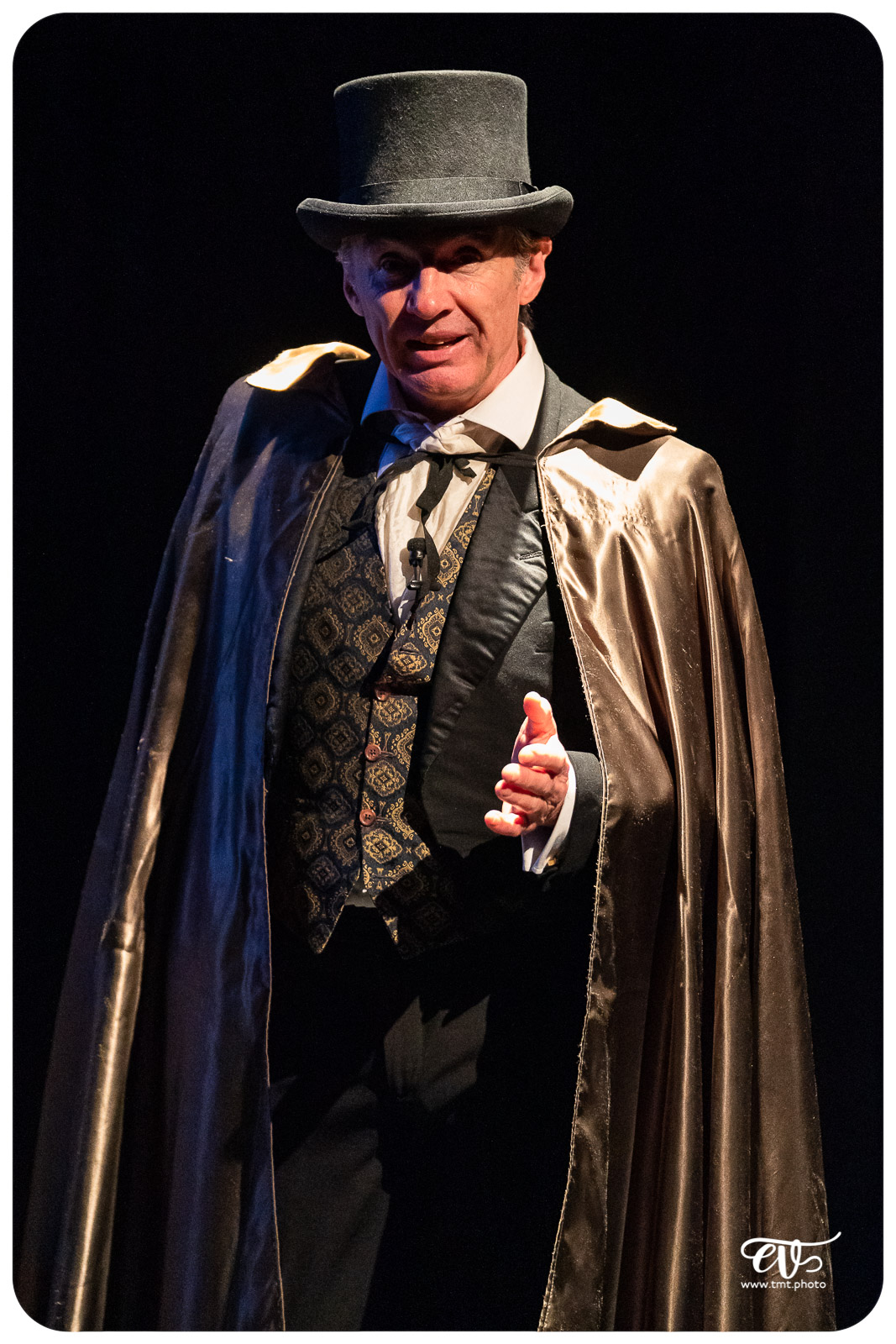 OLIVER TWIST (CIE LA MESNIE H.)